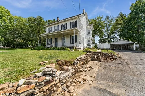 910 Belvidere Rd Photo 1