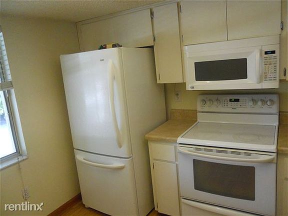 212 Palmetto Kitchen1