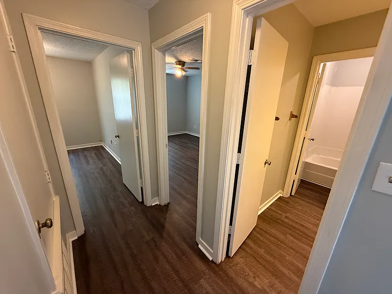 35 Meadowoods Ter — Photo 15