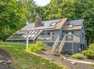 21 Sharon Dr, Manchester, CT 06040