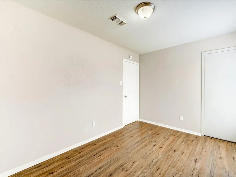 5255 Beaverbrook Dr — Photo 32