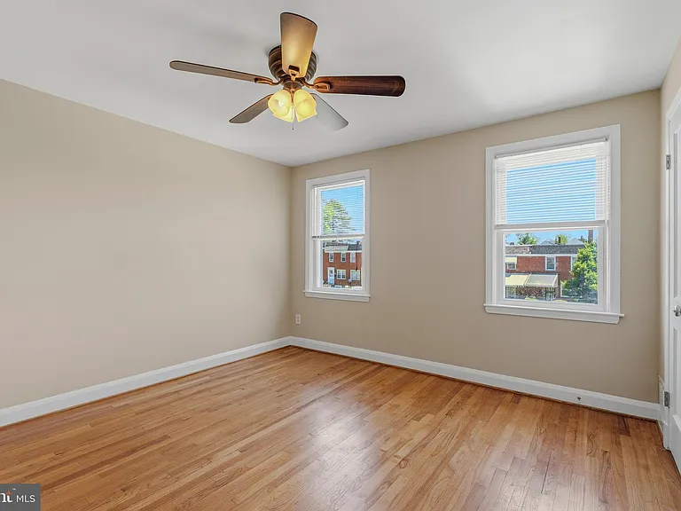 586 Lucia Ave — Photo 15