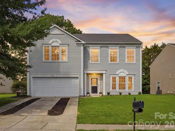 12821 Silvaire Farm Rd, Charlotte, NC 28278