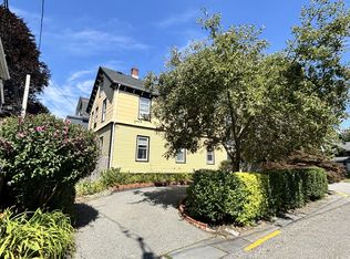 26 1/2 Calvert St, Newport, RI 02840