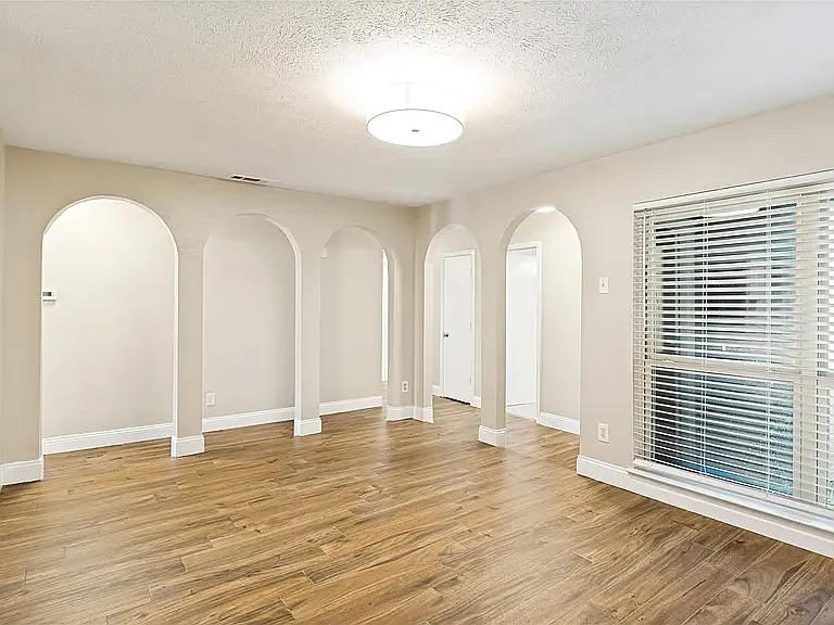 3 bed, 1650 sqft, $2,395 — Photo 4