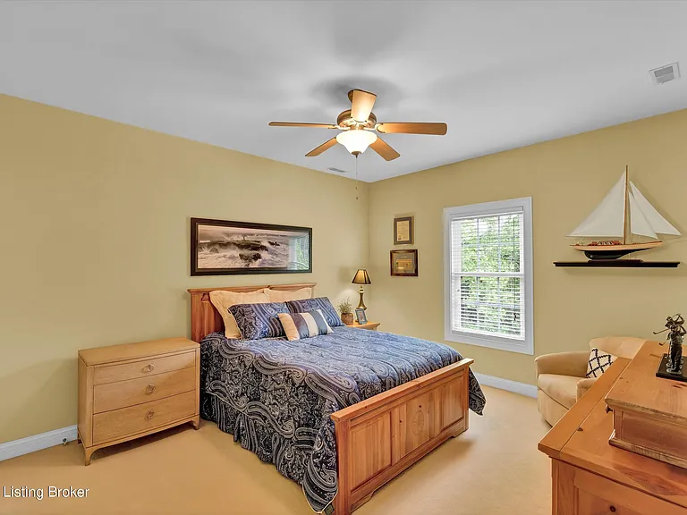 560 N Hubbards Ln — Photo 34