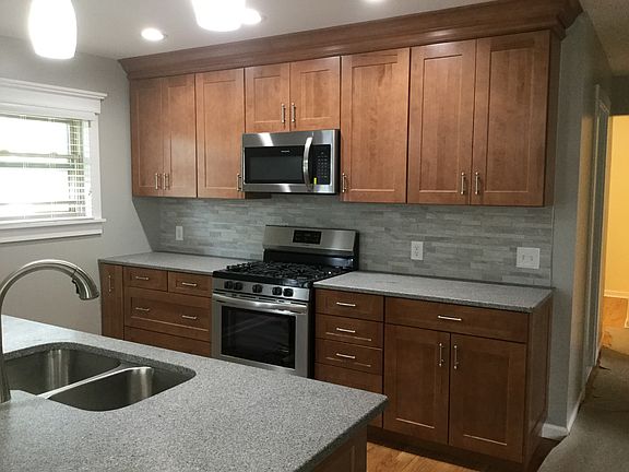 4th image of 754 Kings Hwy