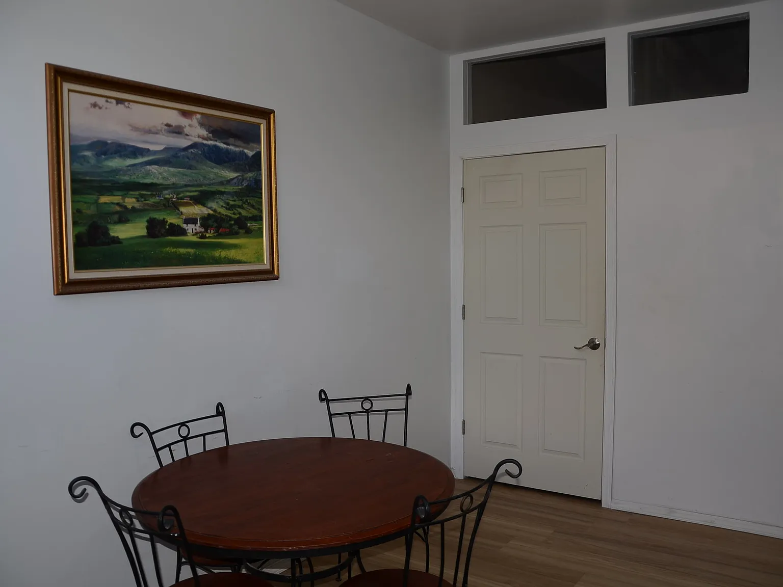 1 bed, 900 sqft, $1,200 — Photo 1