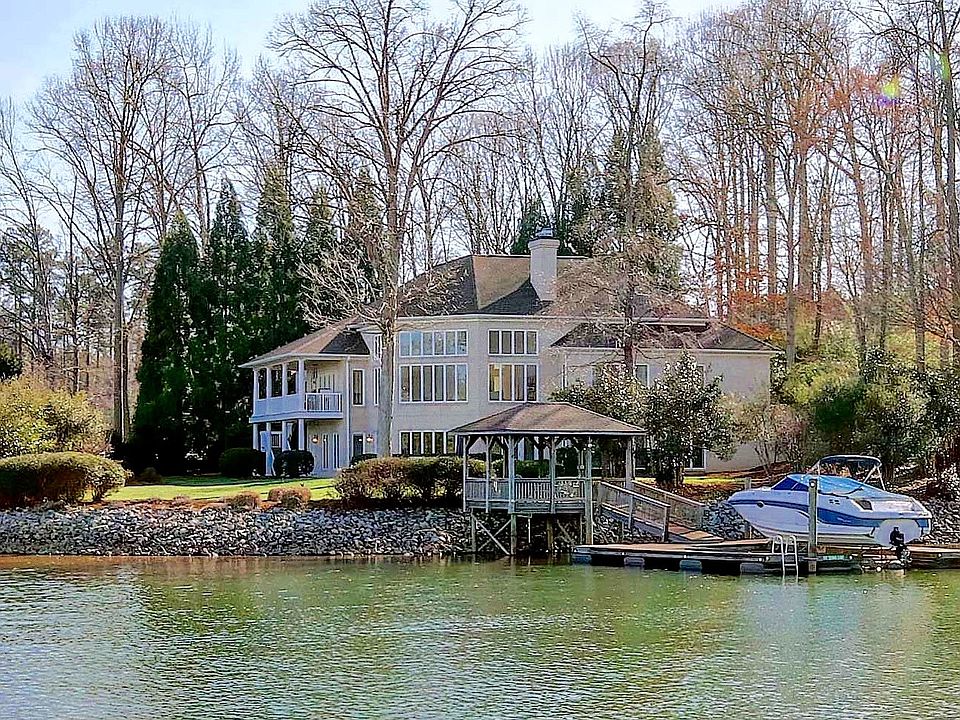 Gorgeous Point Lot