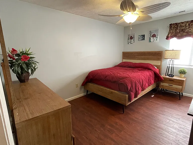 4006 Governors Sq #3 — Photo 7