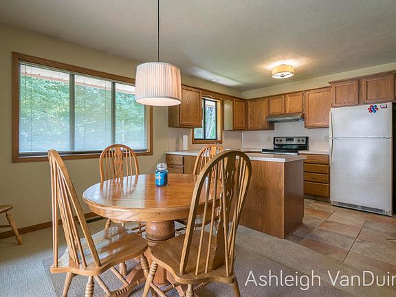 5th image of 508 Cherry Ln