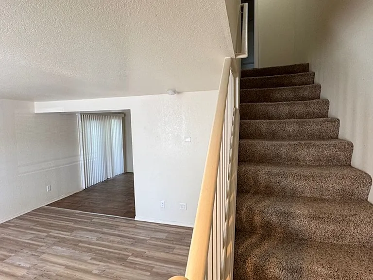 600 W 1st St #9 — Photo 9