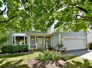 1139 Sandhurst Ln, Carol Stream, IL 60188