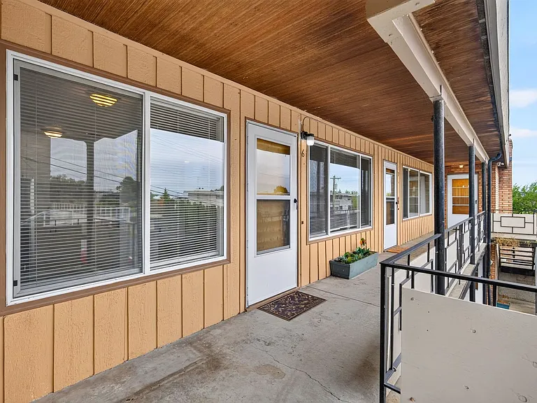 Shore View Apartments — Photo 10