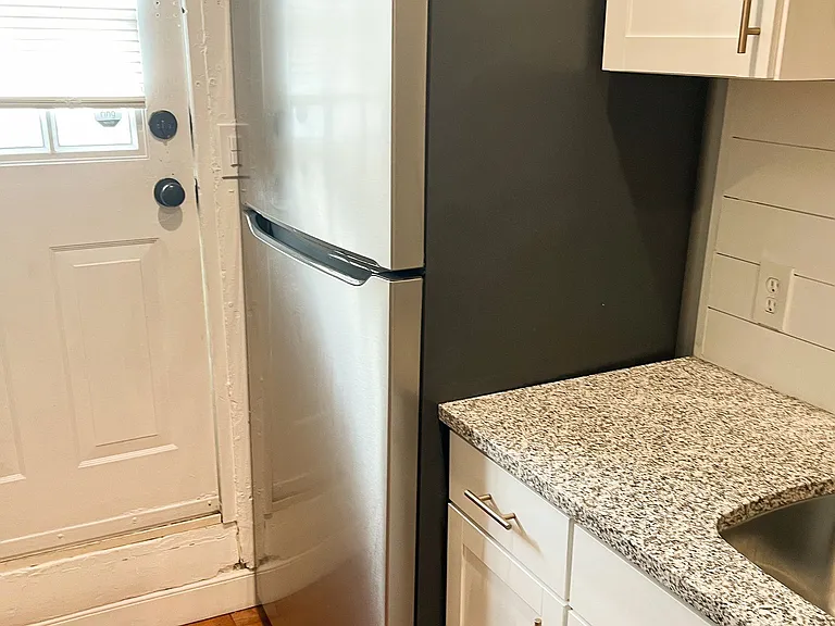 318 N Duke St #5 — Photo 7