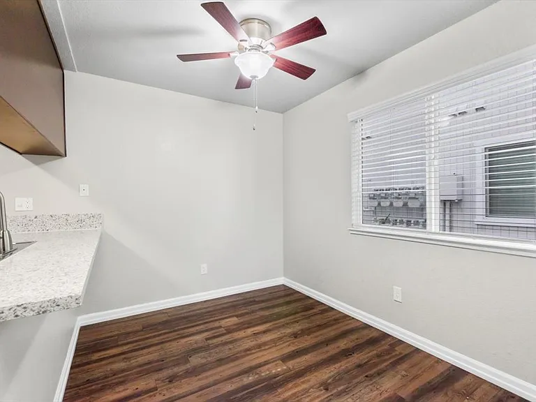 Heather Downs Apartments — Photo 9