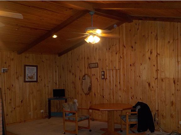 5th image of 913 E Evergreen St