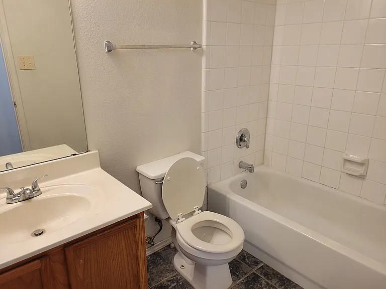 2450 Meadowgate Ln — Photo 13