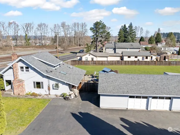 1904 E Pioneer Avenue, Puyallup, WA 98372