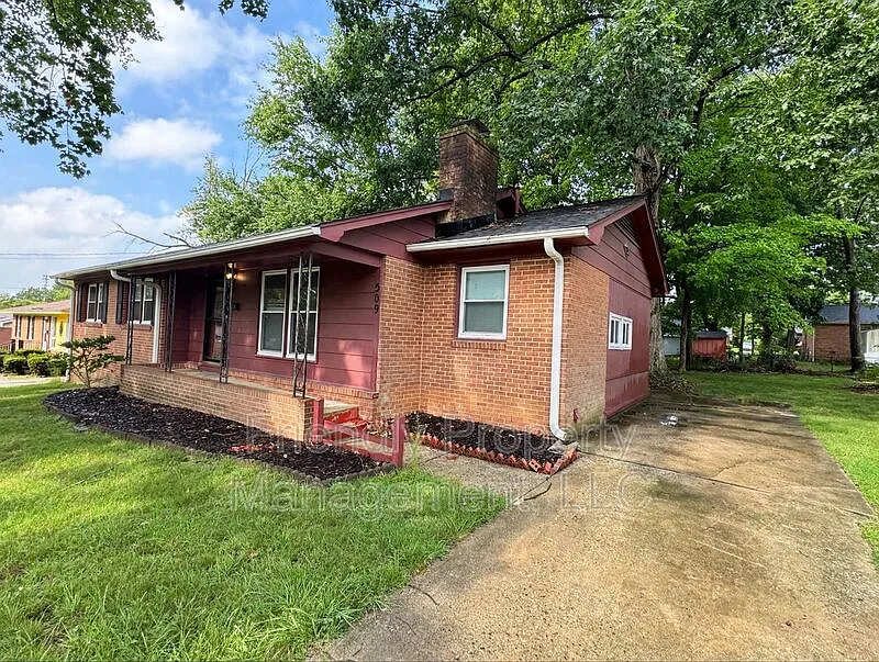 3 bed, 2.0 bath, 1286 sqft, $1,550 — Photo 3