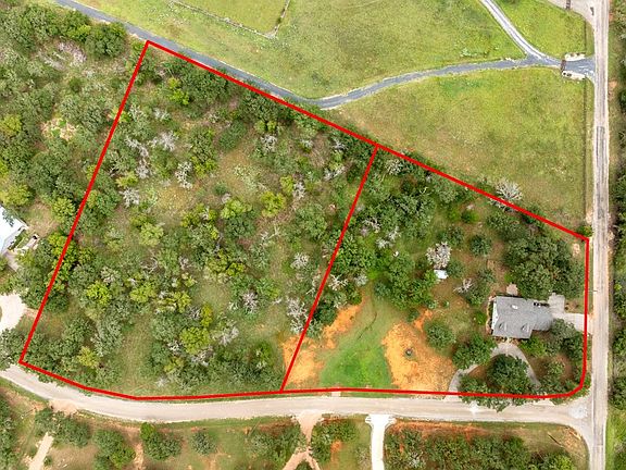 5th image of 26 Oak Valley Dr