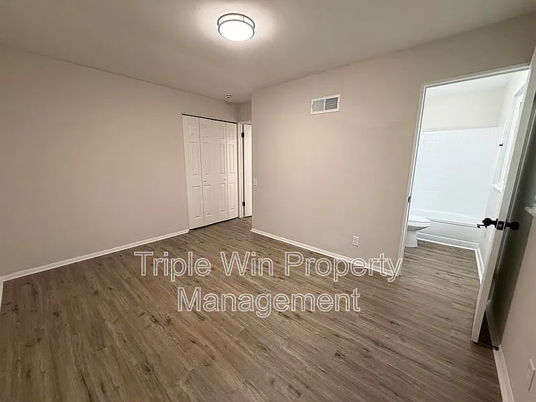 10805 Landseer Dr — Photo 27