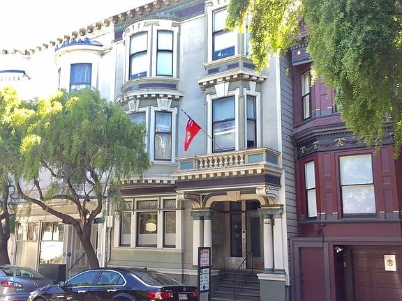 2nd image of 511 Waller St APT 1