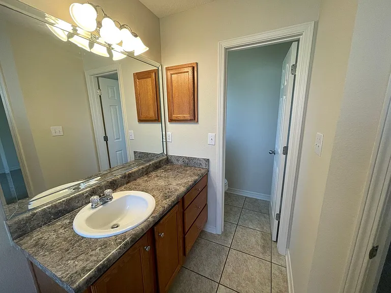 21822 Eastbrook St — Photo 9
