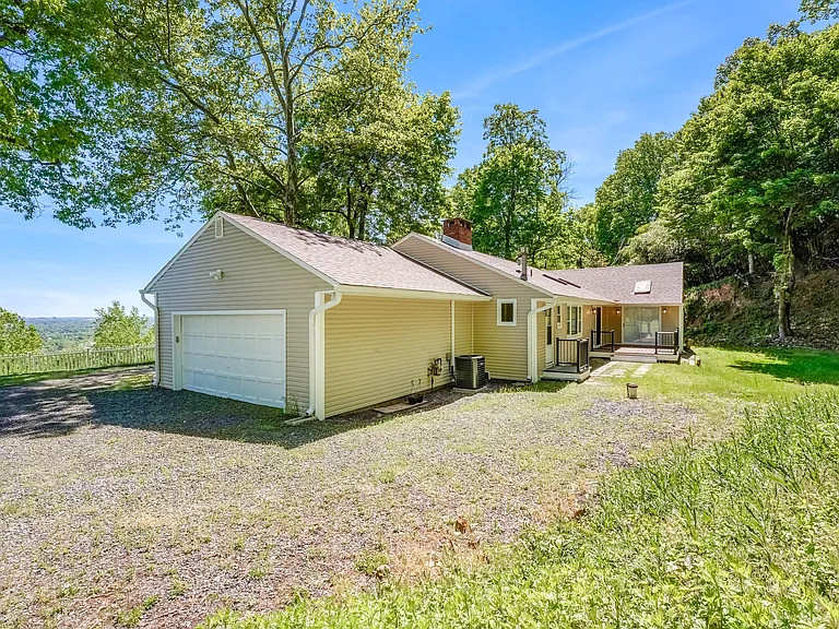 306 Warrenville Rd — Photo 37