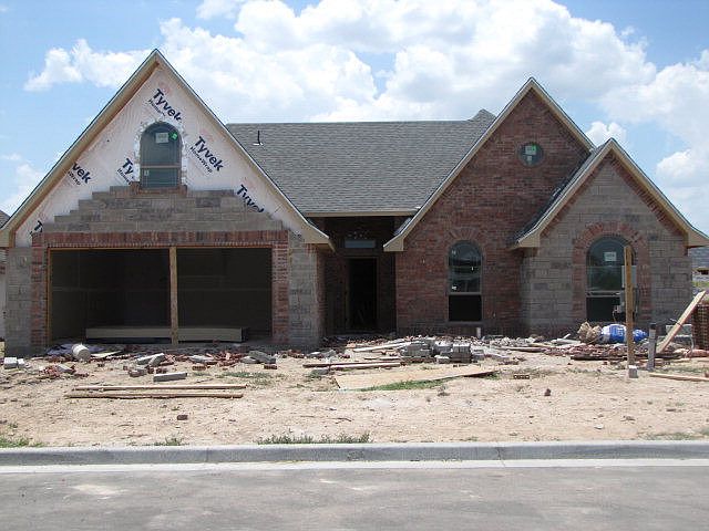 1st image of 3949 Caroline Ln