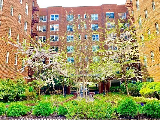 Sold by Qwest Residential Downtown LLC | media 1