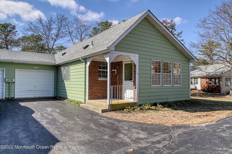 1st image of 7C Lexington Dr