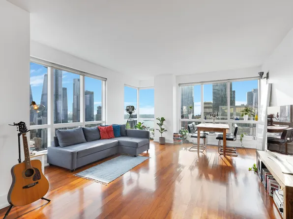 350 West 42nd Street image 1 of 6