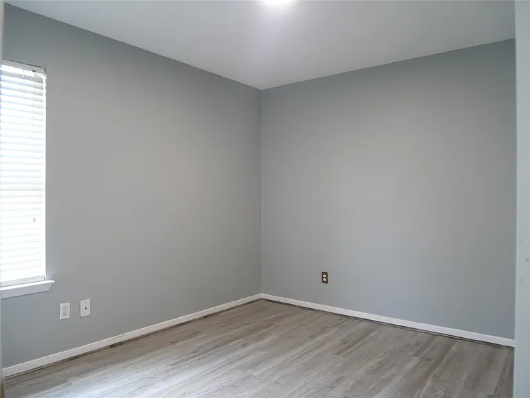 11931 Panay Village Cir — Photo 30