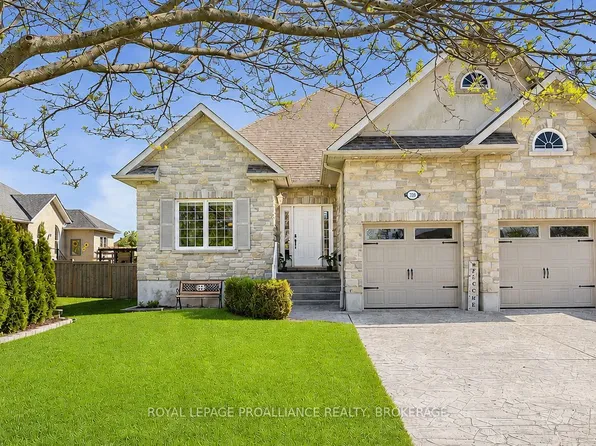 730 Amaryllis St, Kingston, ON K7P 0A8
