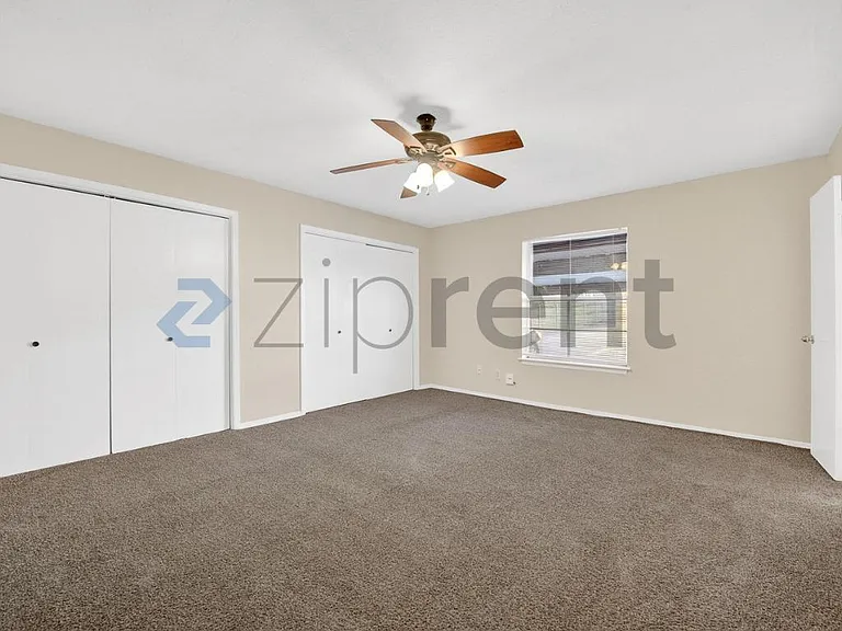3225 Crites St #102 — Photo 21