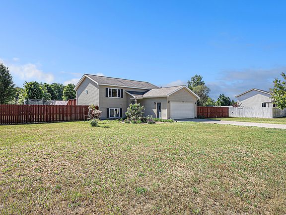 5th image of 2226 Grouse Dr