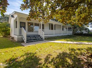 5112 River Rd, Pascagoula, MS 39567