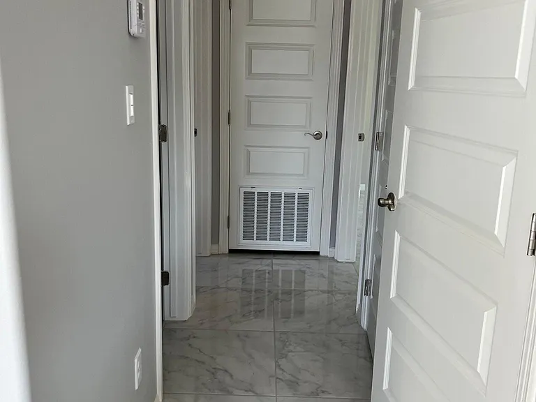 2611 Primrose Ave — Photo 5