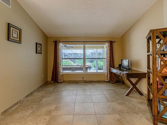 3rd image of 2908 Clubhouse Dr