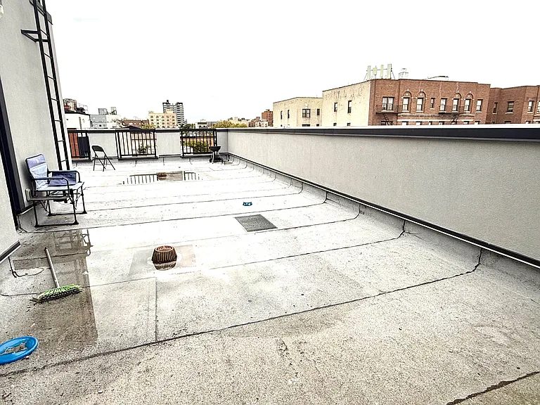156 Erasmus St #1B — Photo 11