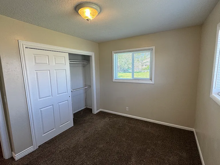 5193 S 4700 W — Photo 16