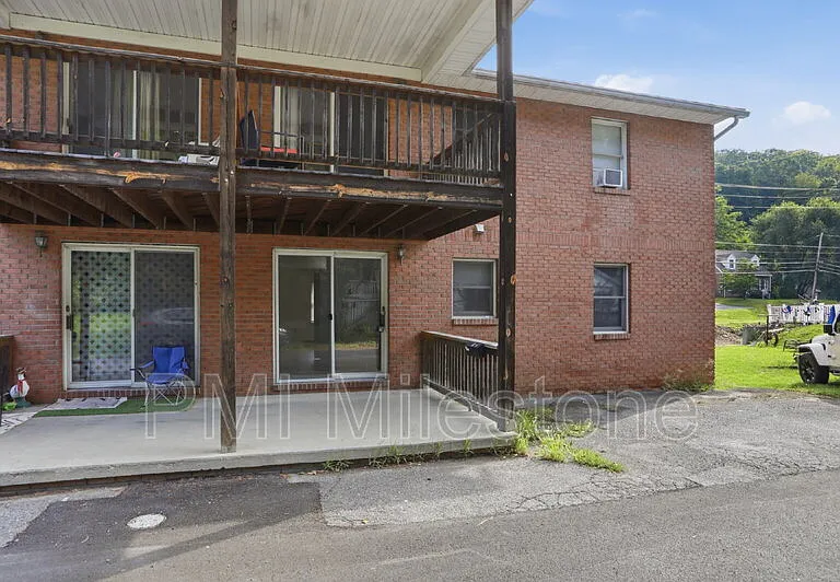 131 Biser St #2 — Photo 24