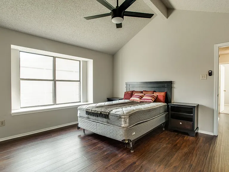 1305 Chicota Dr — Photo 9