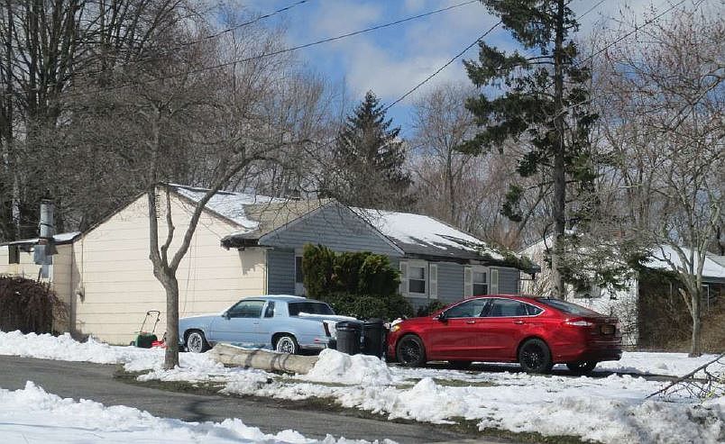 2nd image of 2910 Sipp Ave