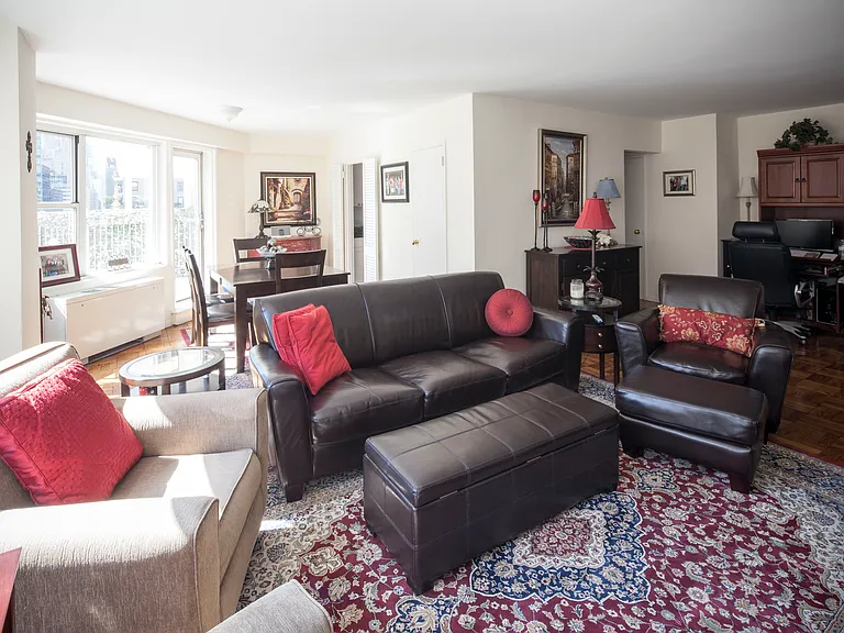 136 E 56th St #14D — Photo 2
