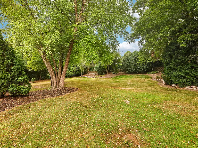 11108 W Forest Home Ave — Photo 26