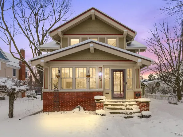 52 Dennison St, Oxford, MI 48371