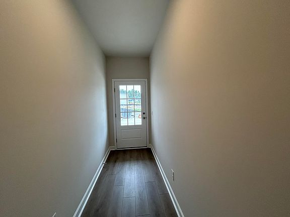 5th image of 934 Dusk Dr