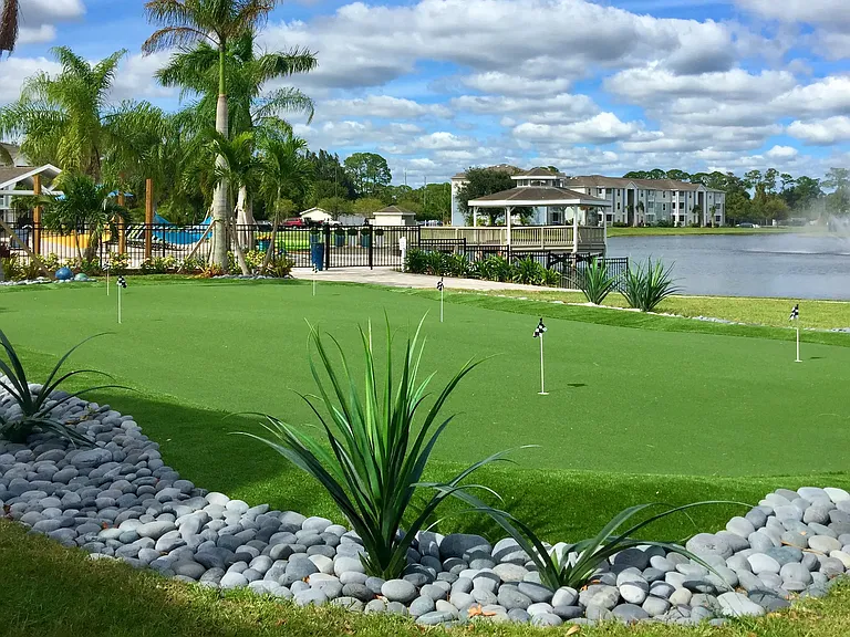 Enjoy perfecting your putt at our on-site putting green!